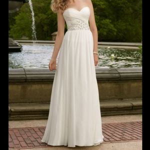 ❗SALE❗NWT Ivory Chiffon Wedding Dress